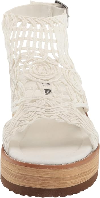 Mukluks Women's Ivory Sandals 1200216-102